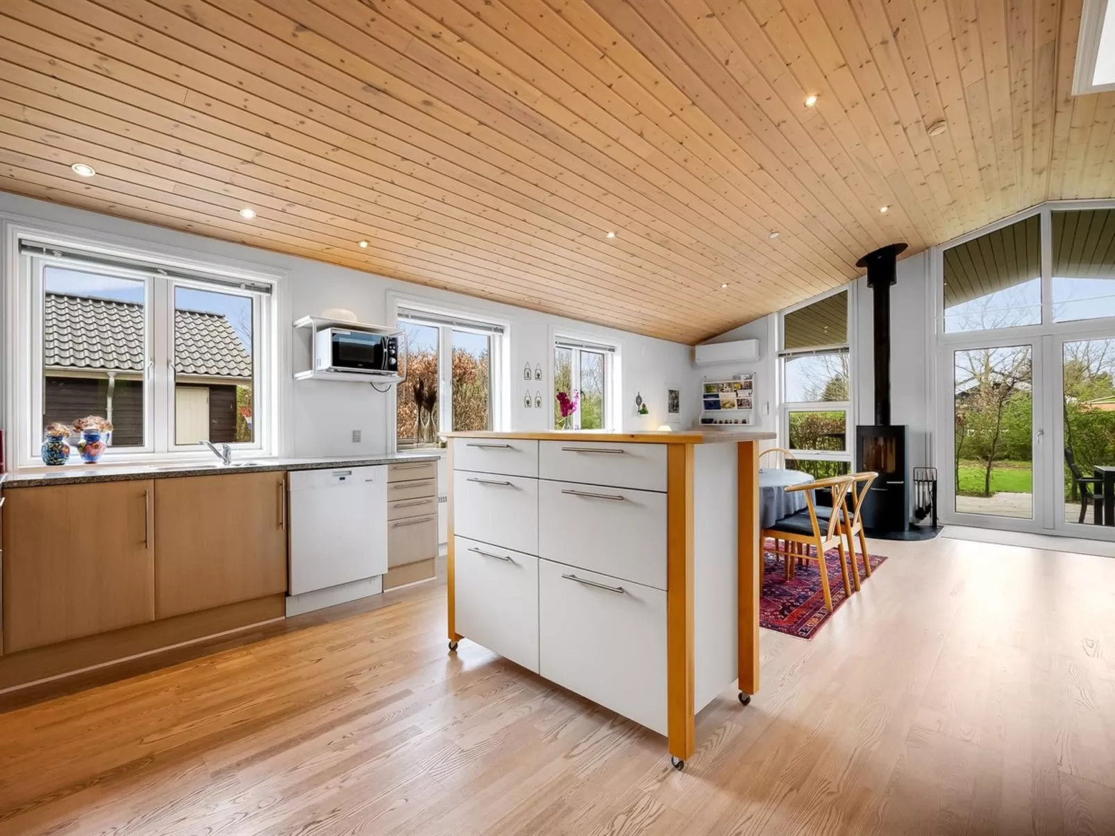 "Gertrud" - 950m to the fjord-Drinnen