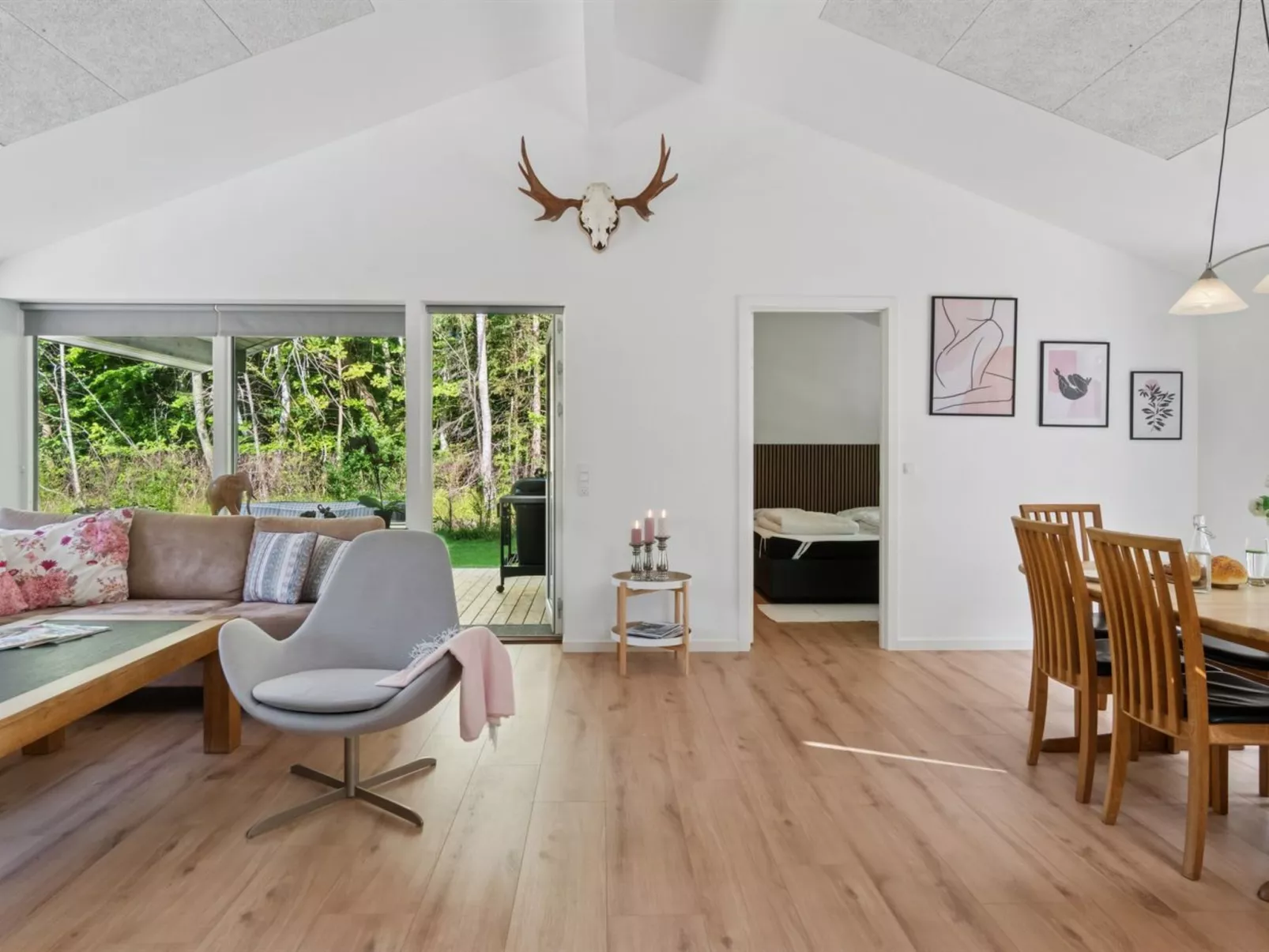 "Hotherus" -  from the sea-Drinnen