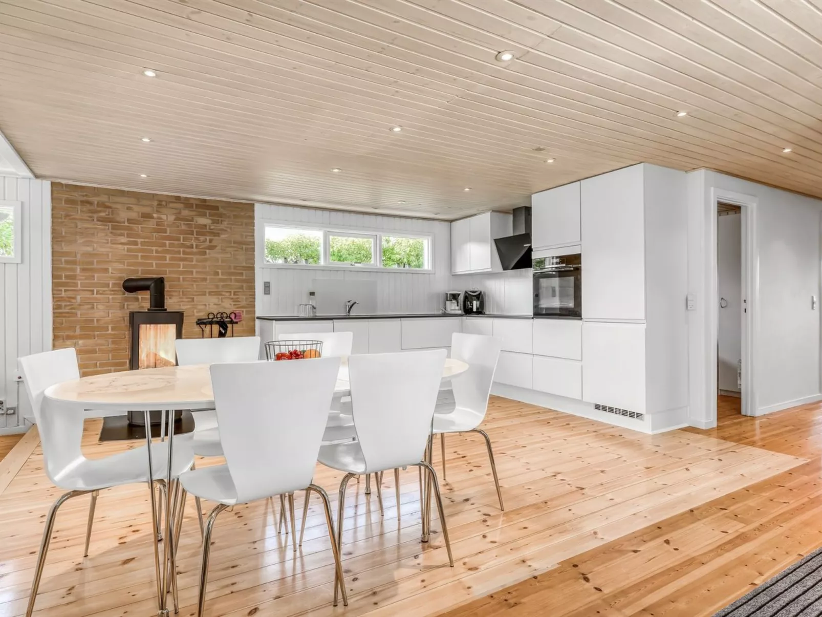 "Rathi" -  from the sea-Drinnen