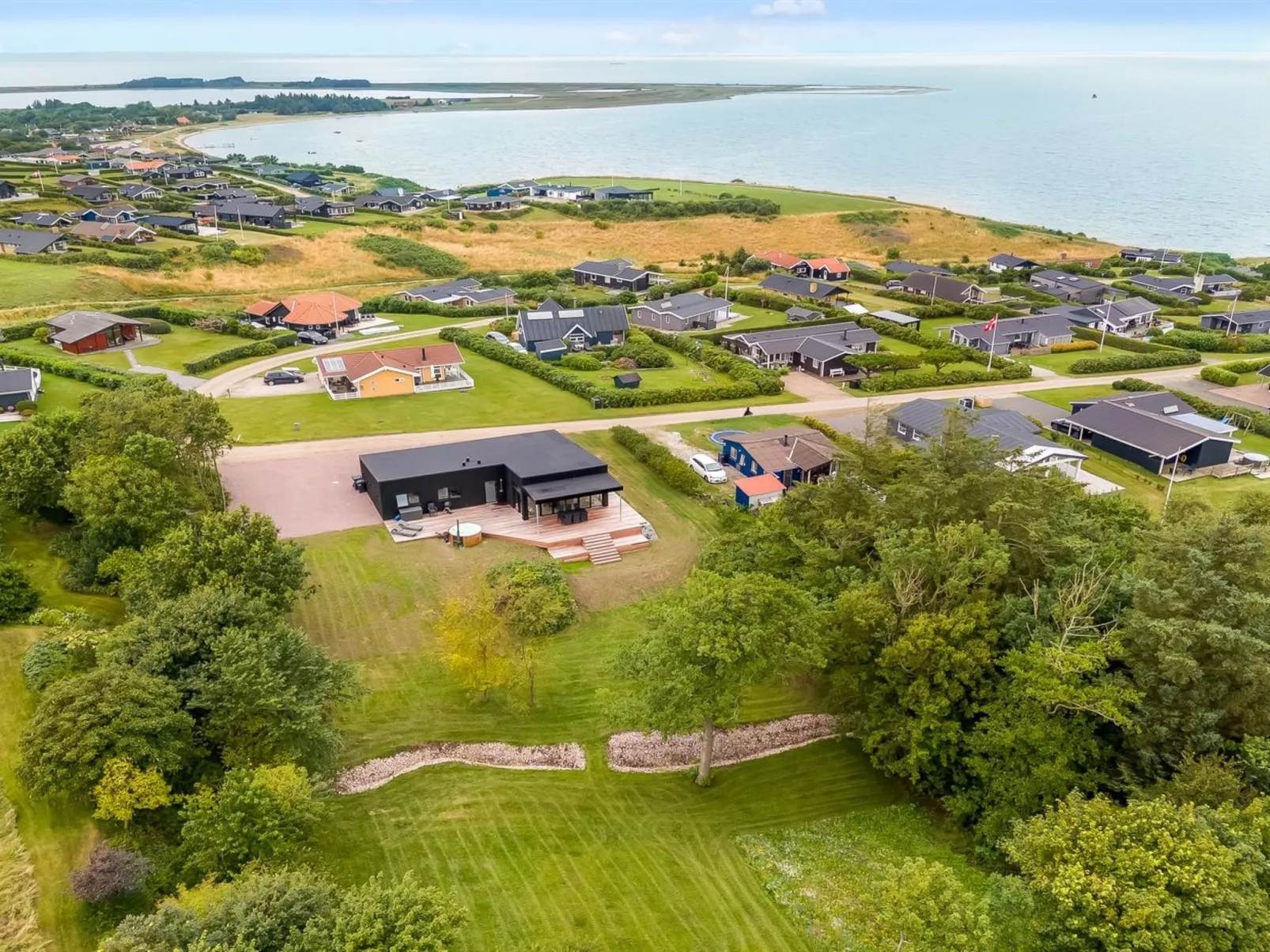 "Stjerne" - 300m to the fjord-Outside