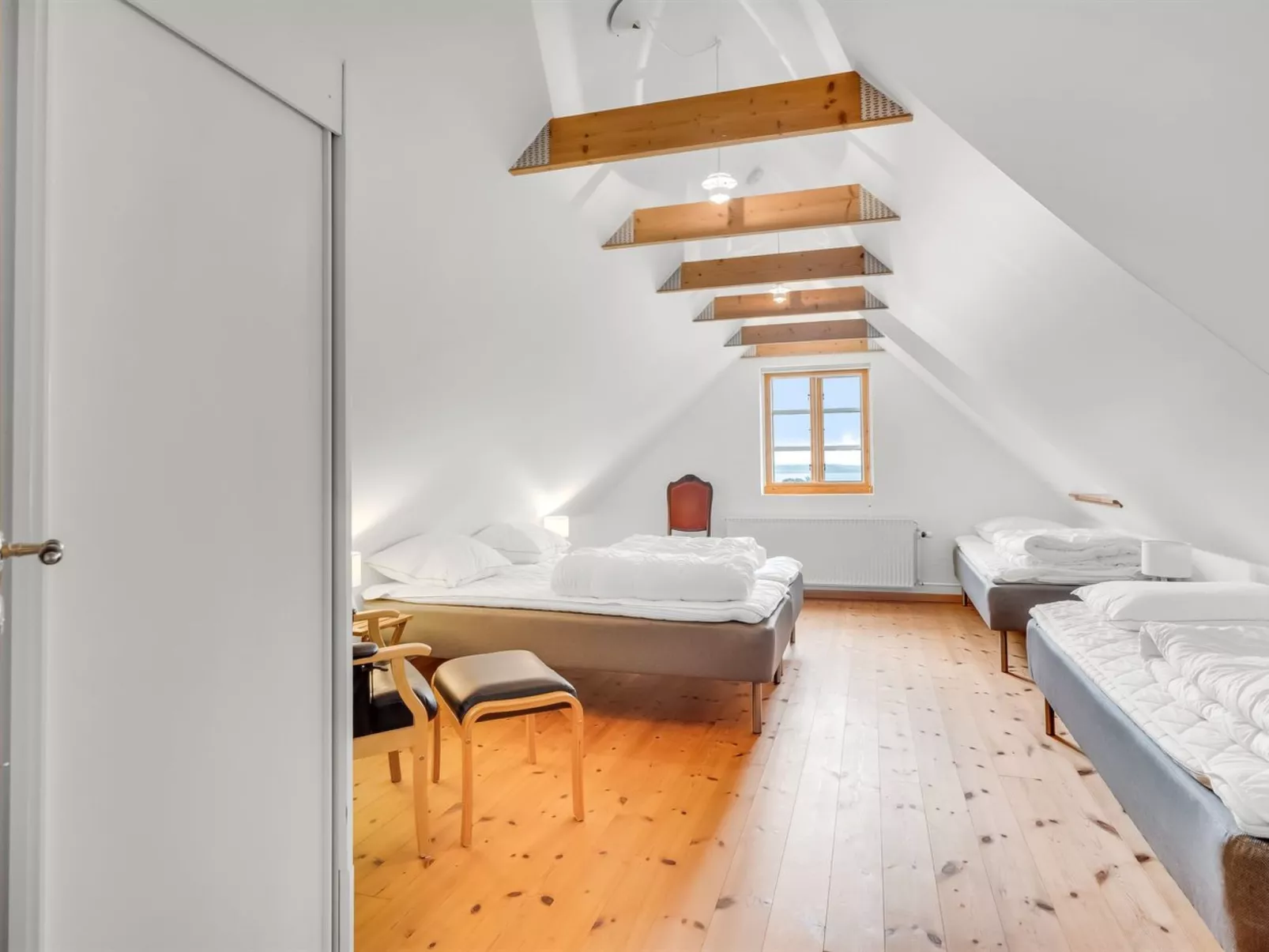 "Åsta" - 400m to the fjord-Inside