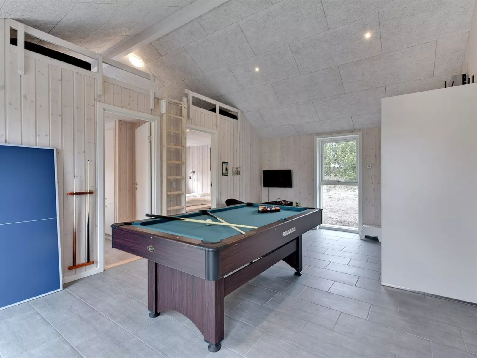 "Hwithoveth" - 1.4km from the sea-Dedans