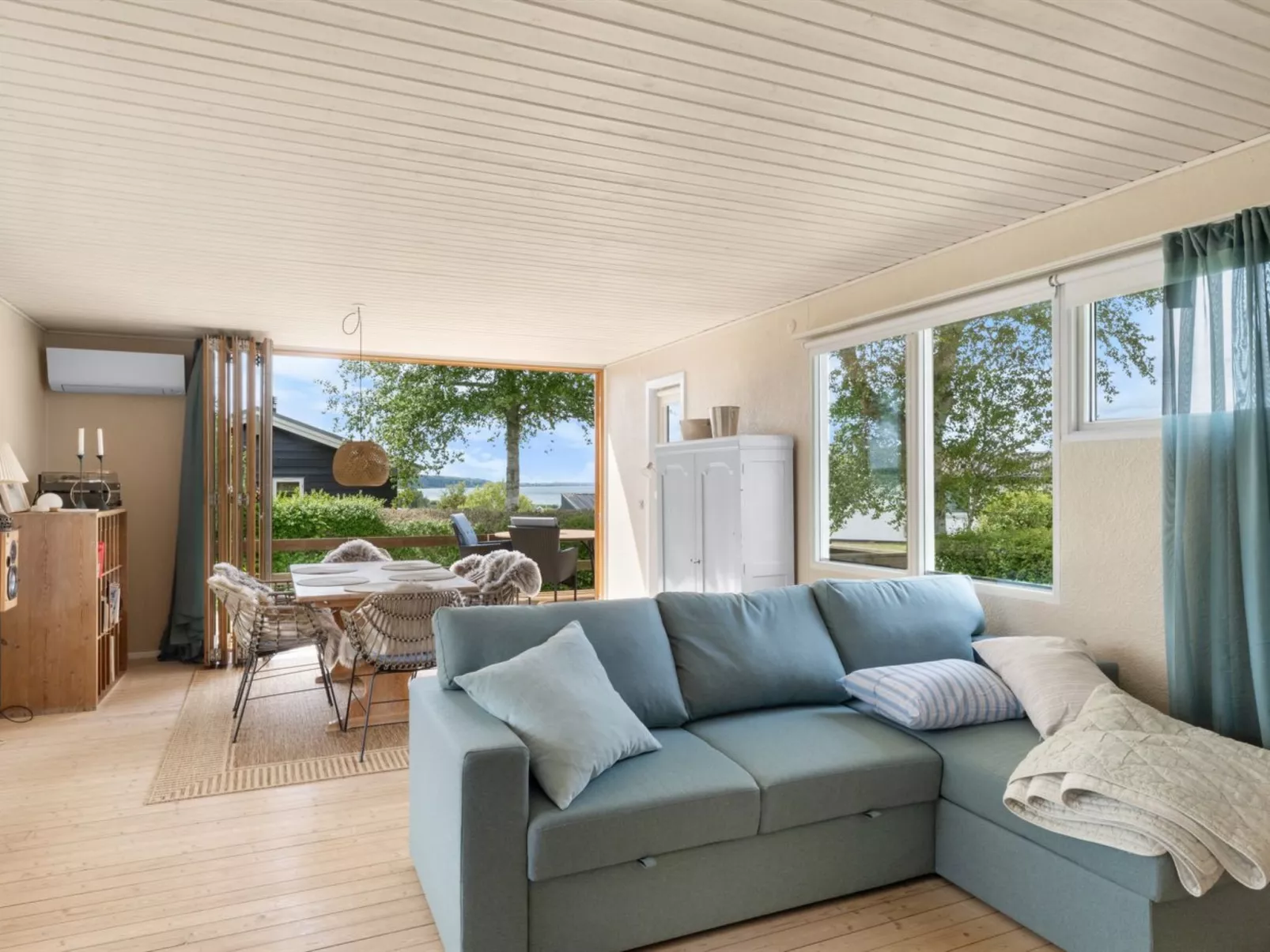 "Nis" - 250m from the sea-Inside