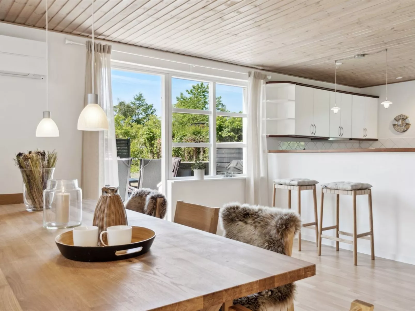 "Annabeth" - 850m from the sea-Inside