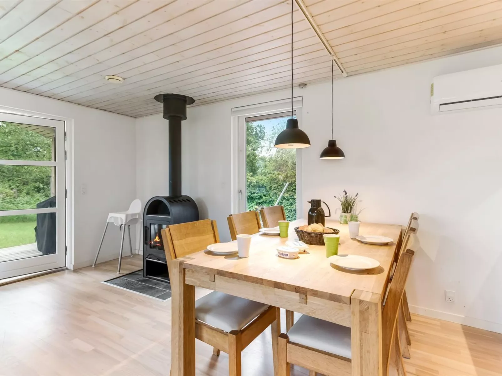 "Alica" -  from the sea-Dedans