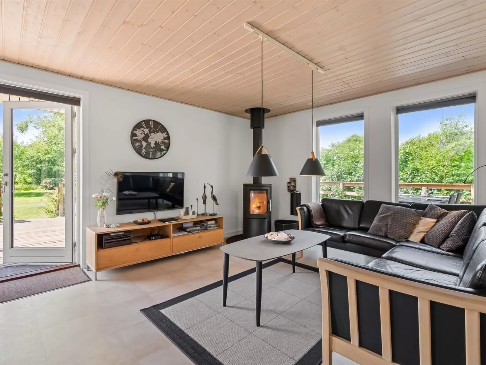 "Hekla" - 150m from the sea-Inside