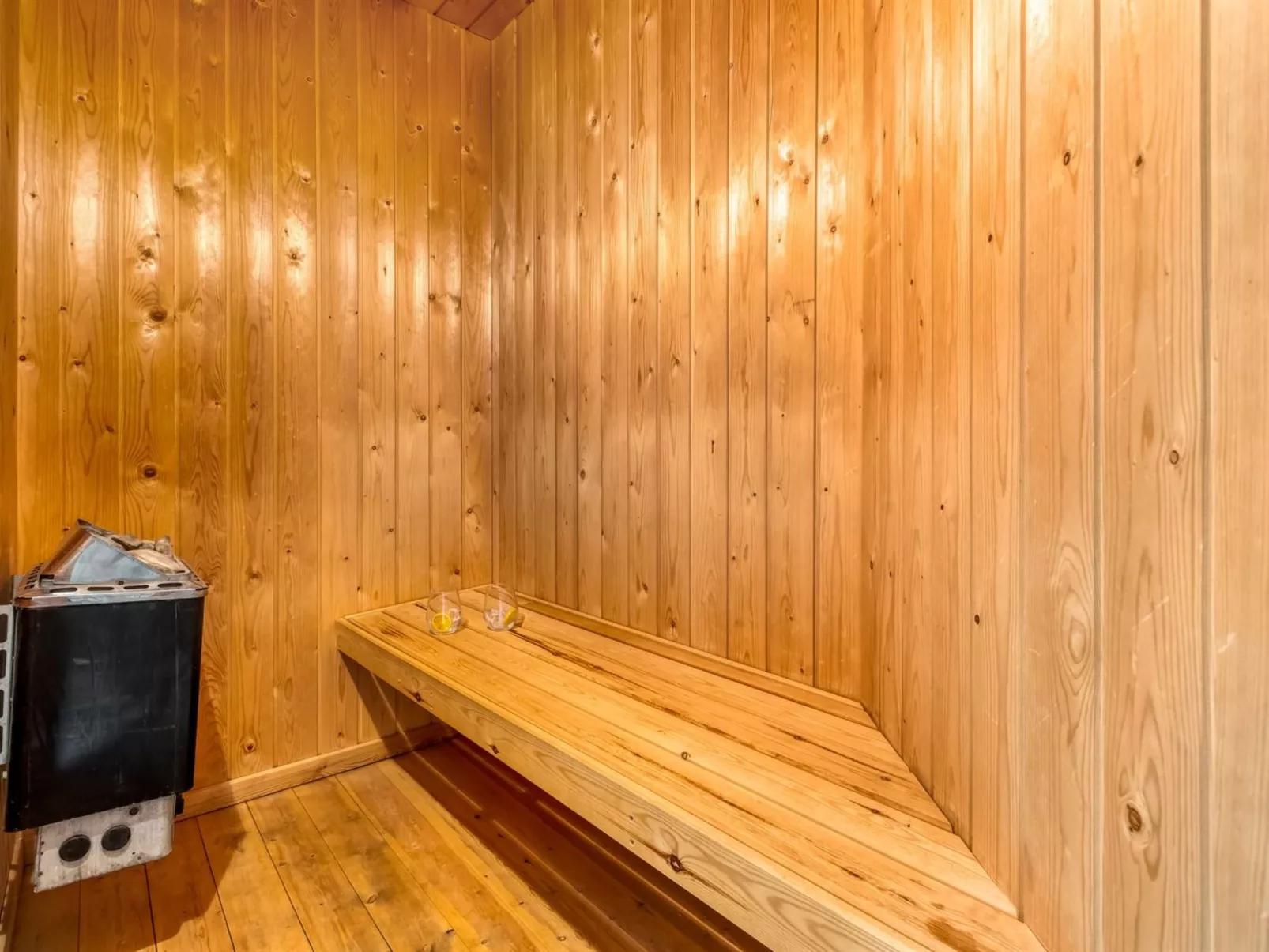 "Kai" - 400m from the sea-Drinnen