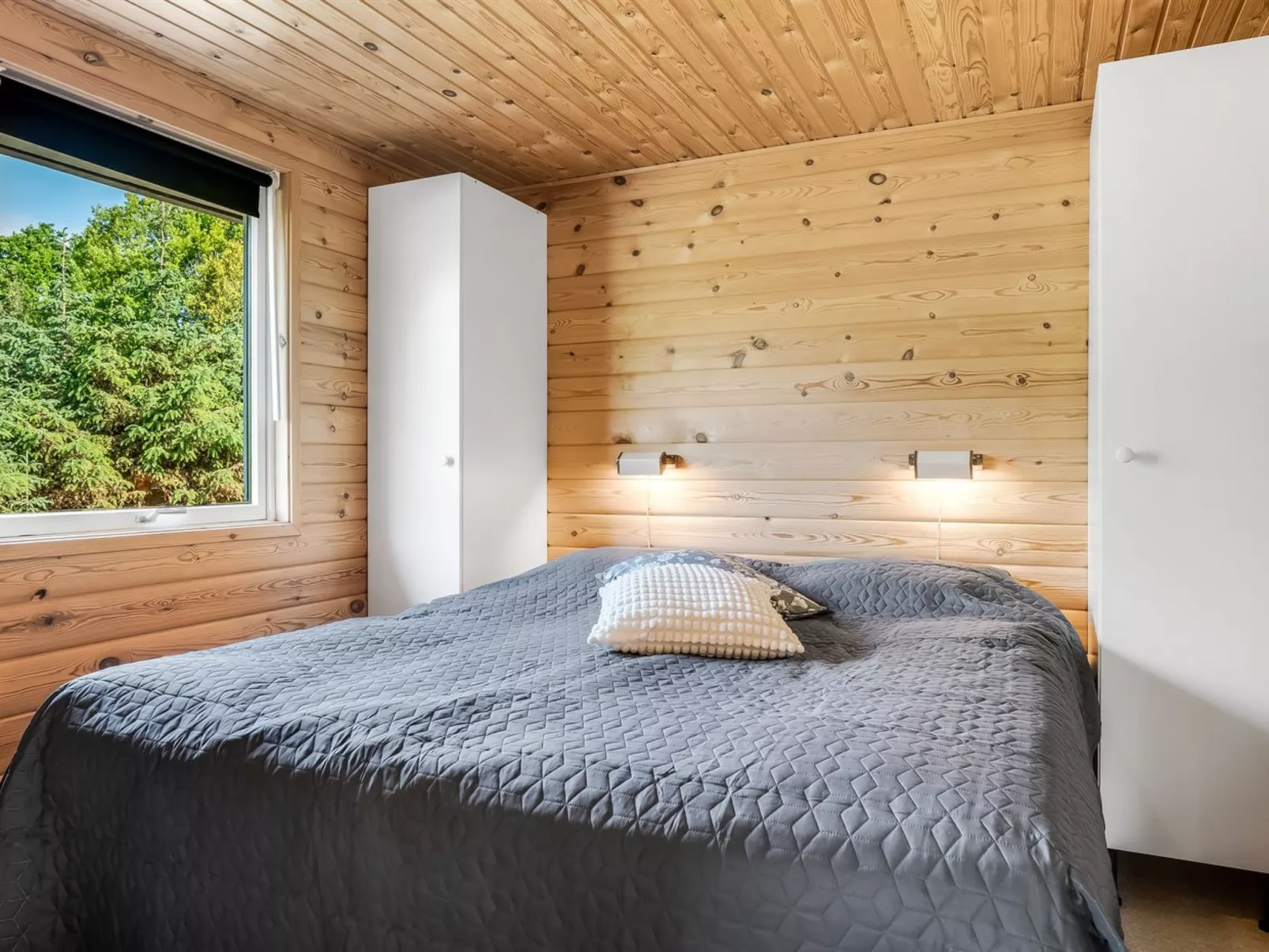 "Laris" - 700m to the fjord-Dedans