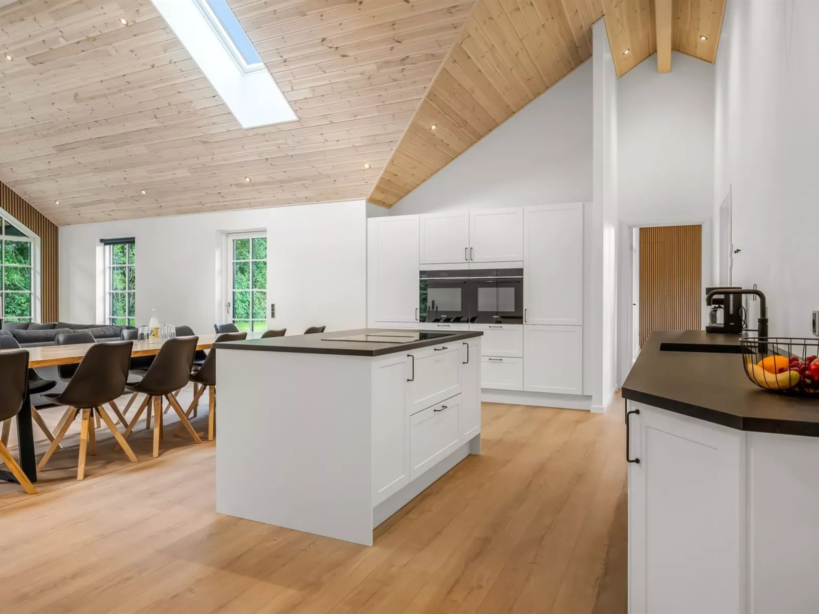 "Osa" -  from the sea-Drinnen