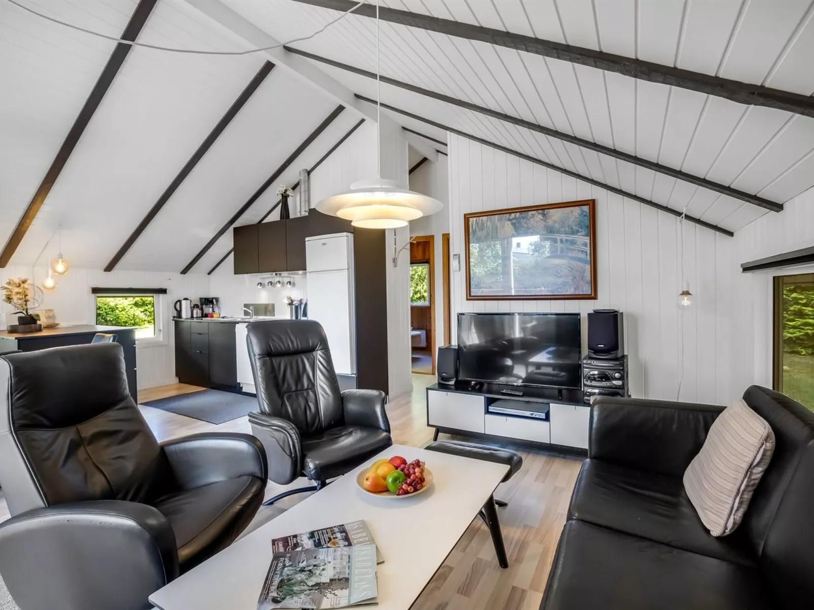 "Yarla" - 500m to the fjord-Inside