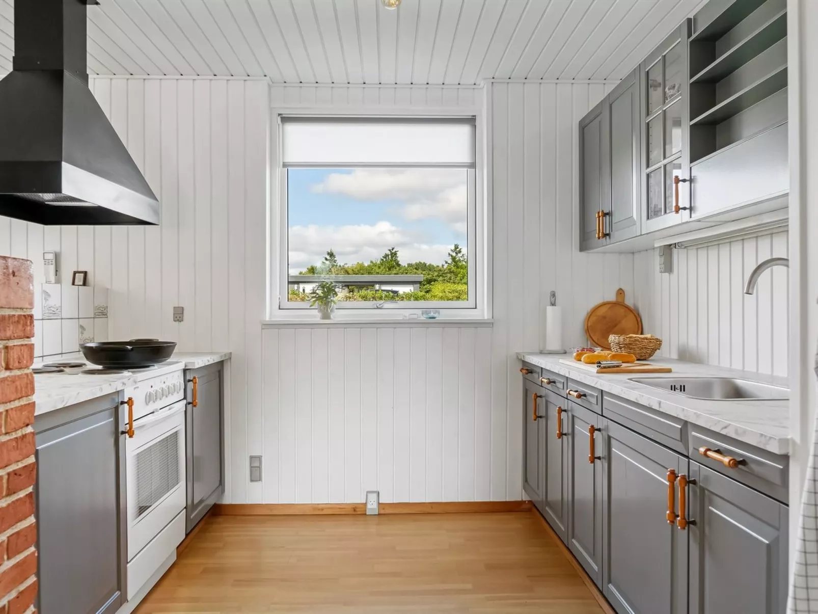 "Lillan" -  from the sea-Inside