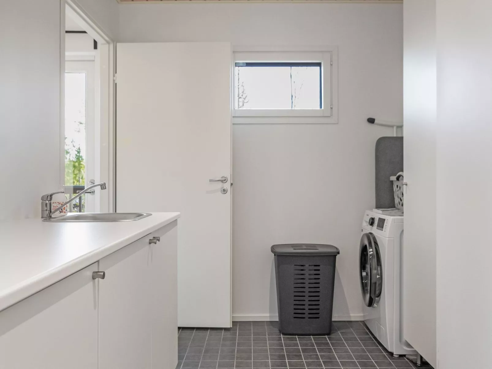 Järven idylli-Inside