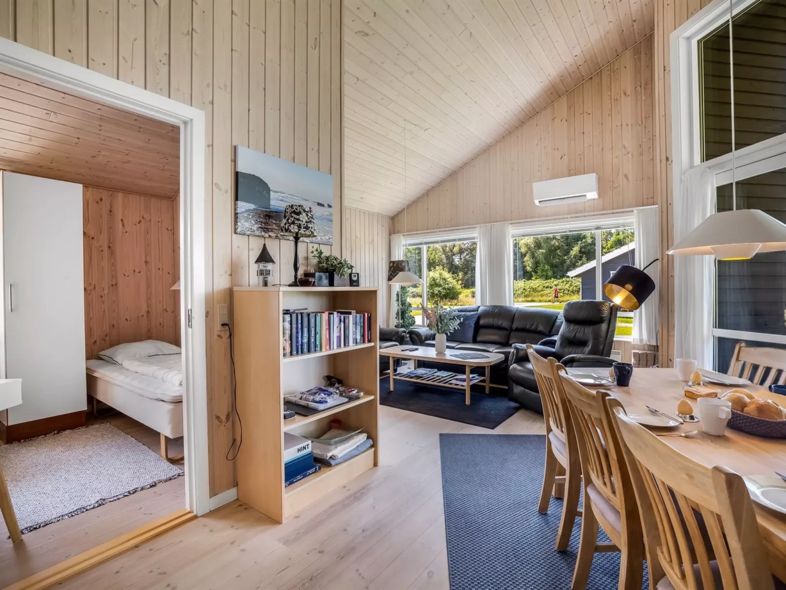 "Ernesta" -  from the sea-Inside