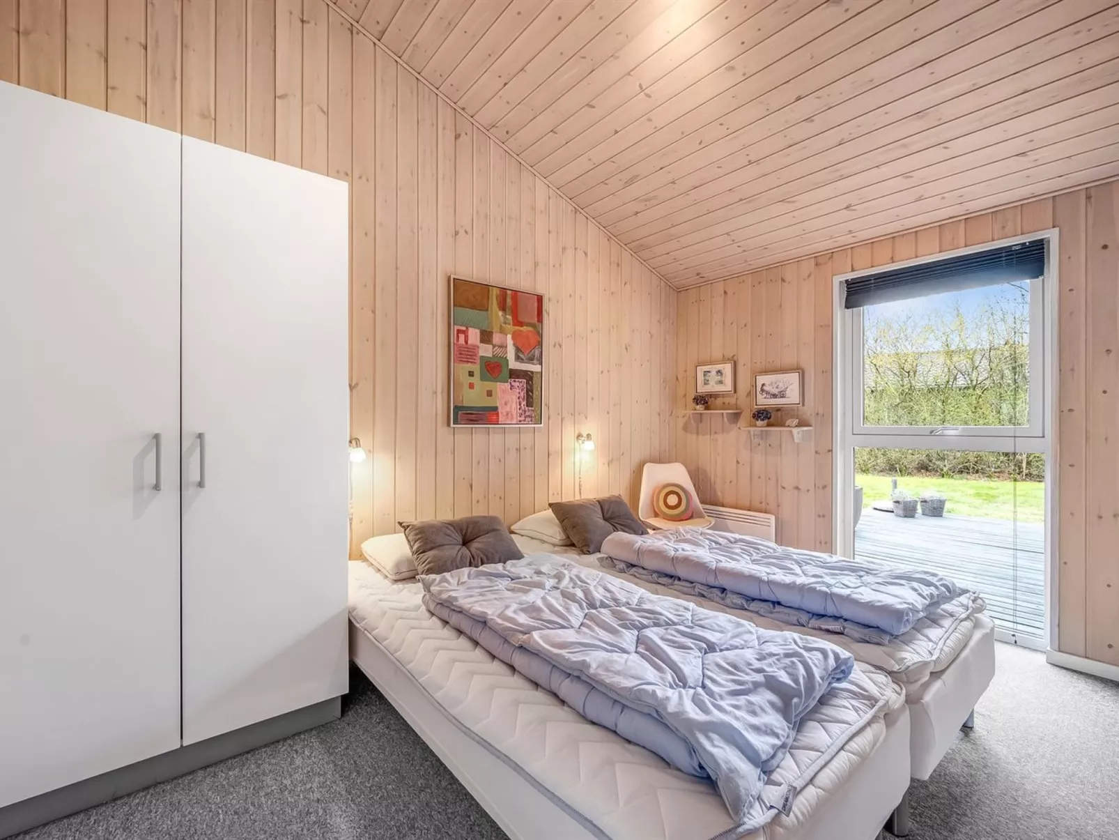 "Anelise" - 800m to the fjord-Drinnen