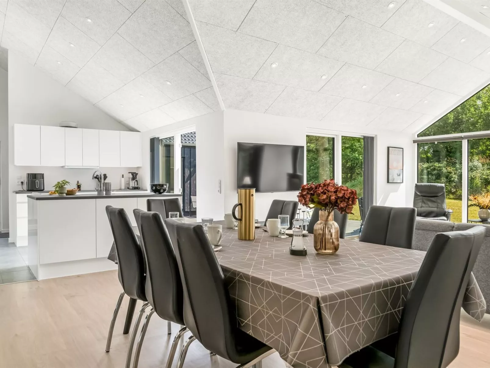 "Abiorn" -  from the sea-Dedans