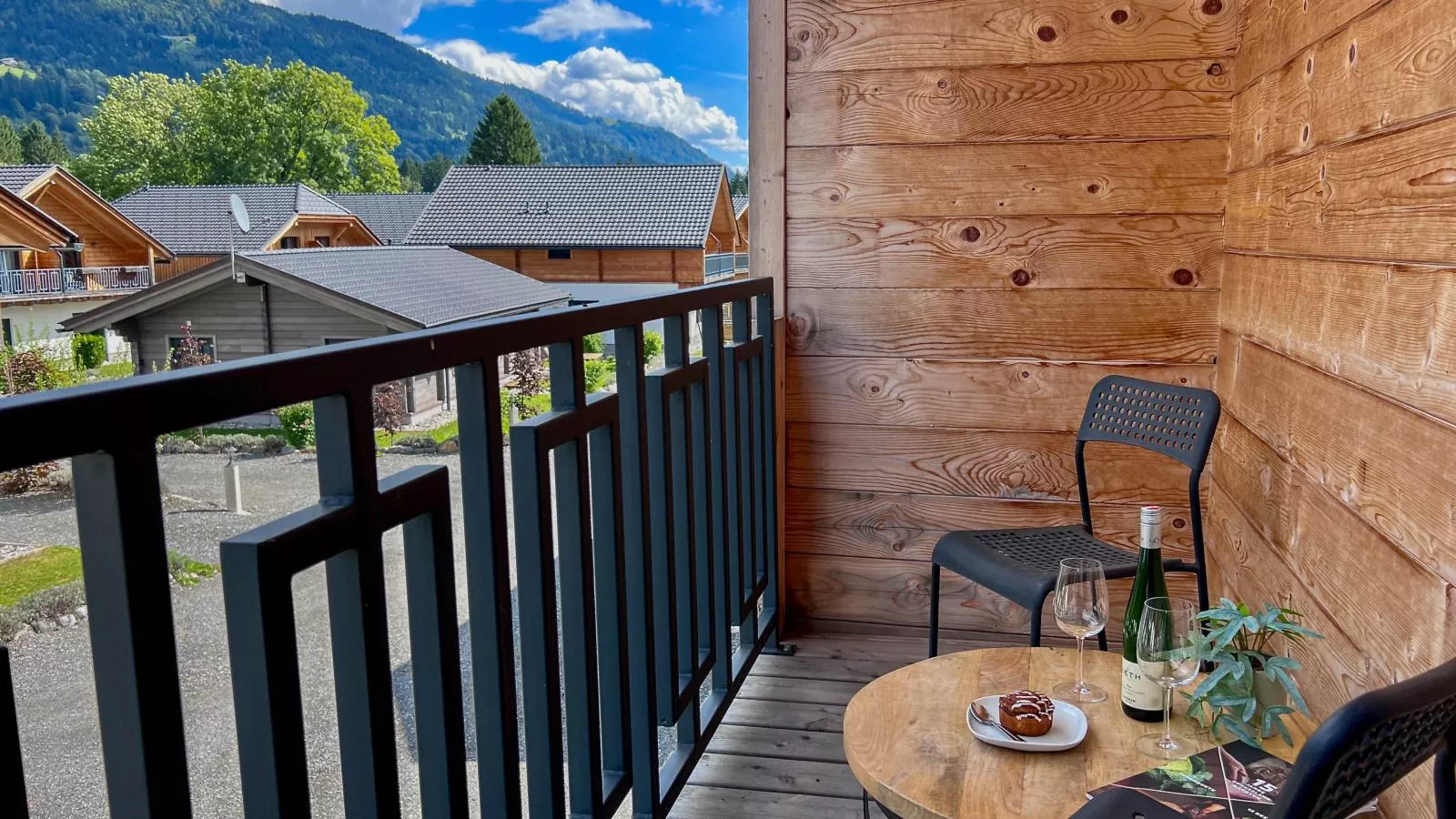 Rattendorf 1A-Terrasse / balcon