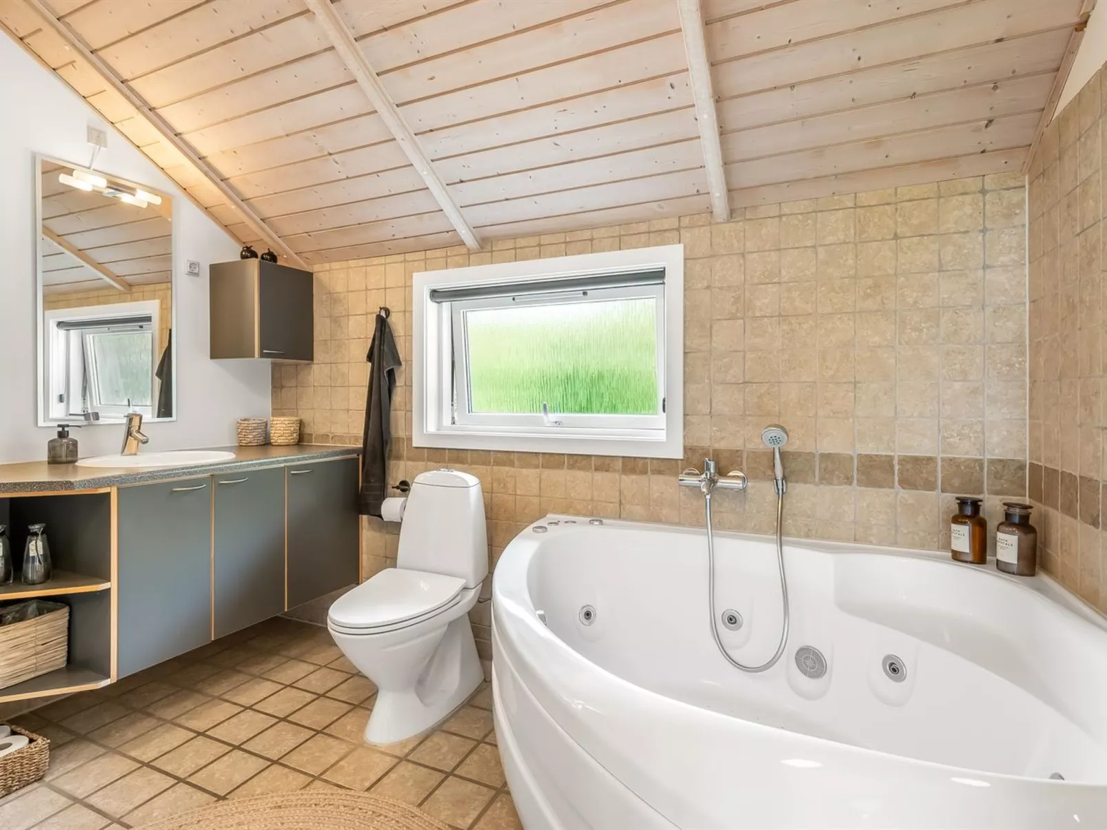 "Mieka" - 500m from the sea-Inside