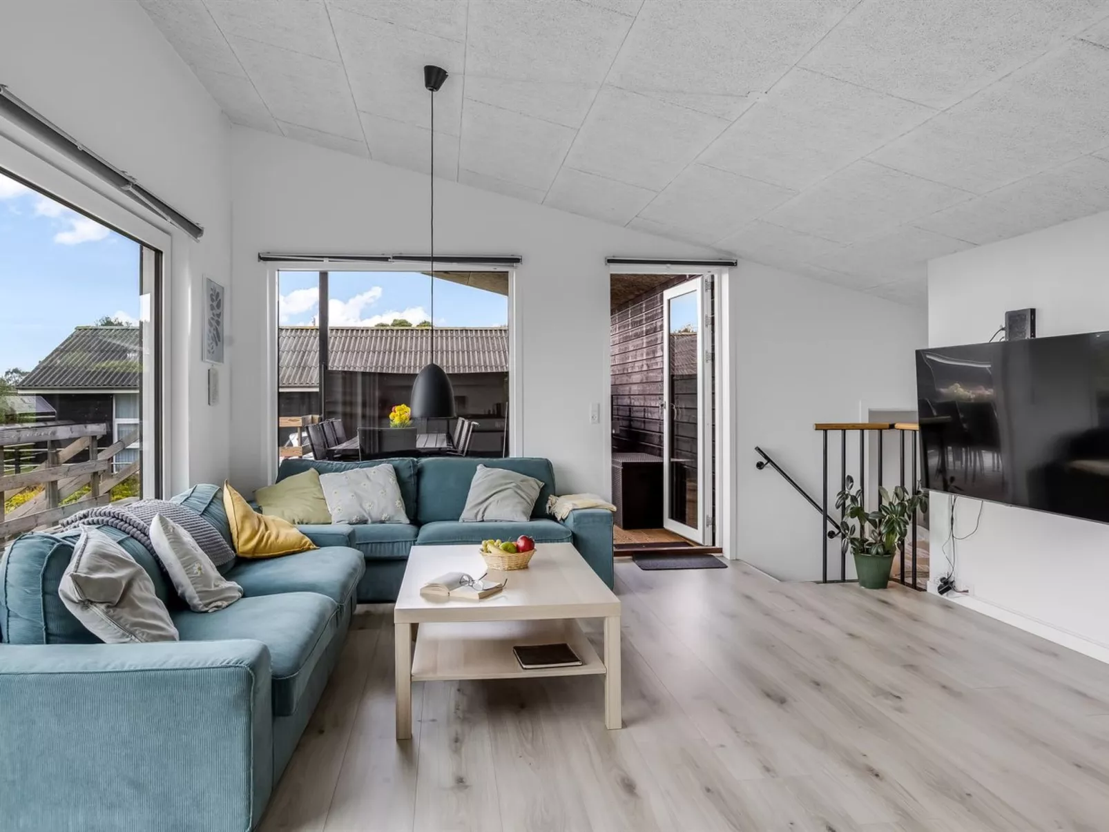 "Fin" - 150m from the sea-Dedans