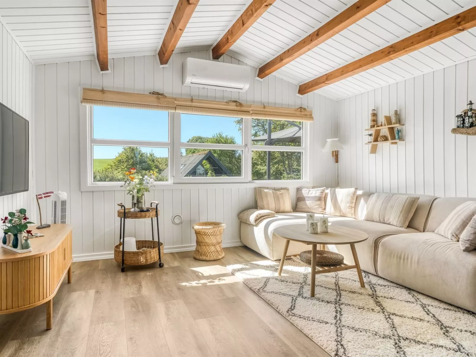 "Berner" - 500m to the fjord-Inside