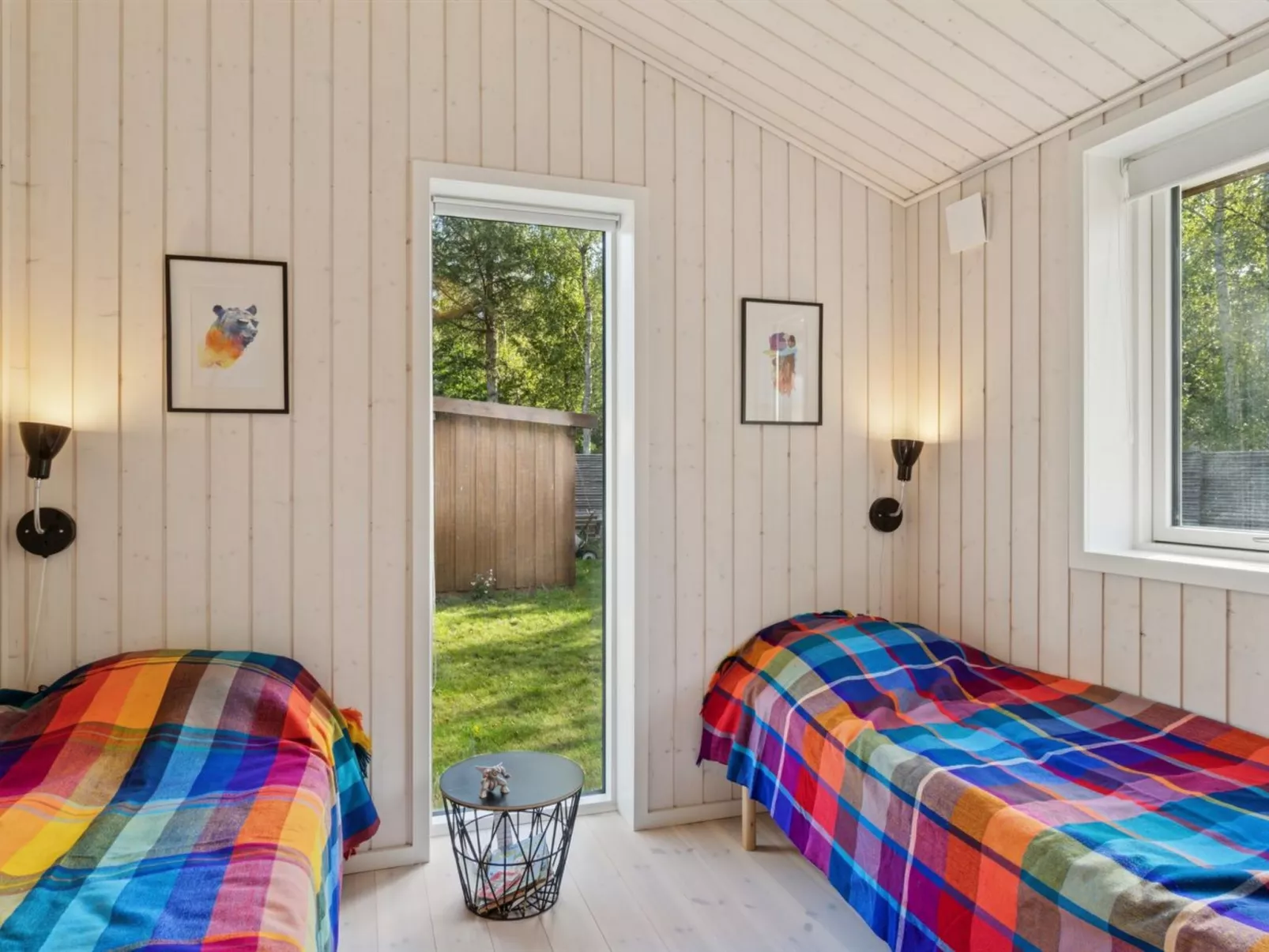 "Ovine" - 1.2km to the fjord-Inside