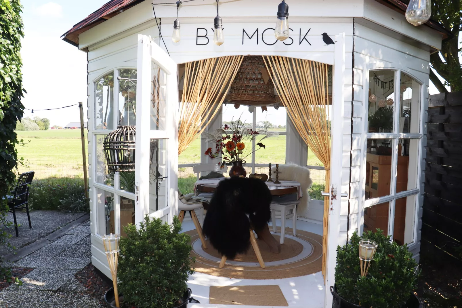 By Mosk 2-Ausstattung