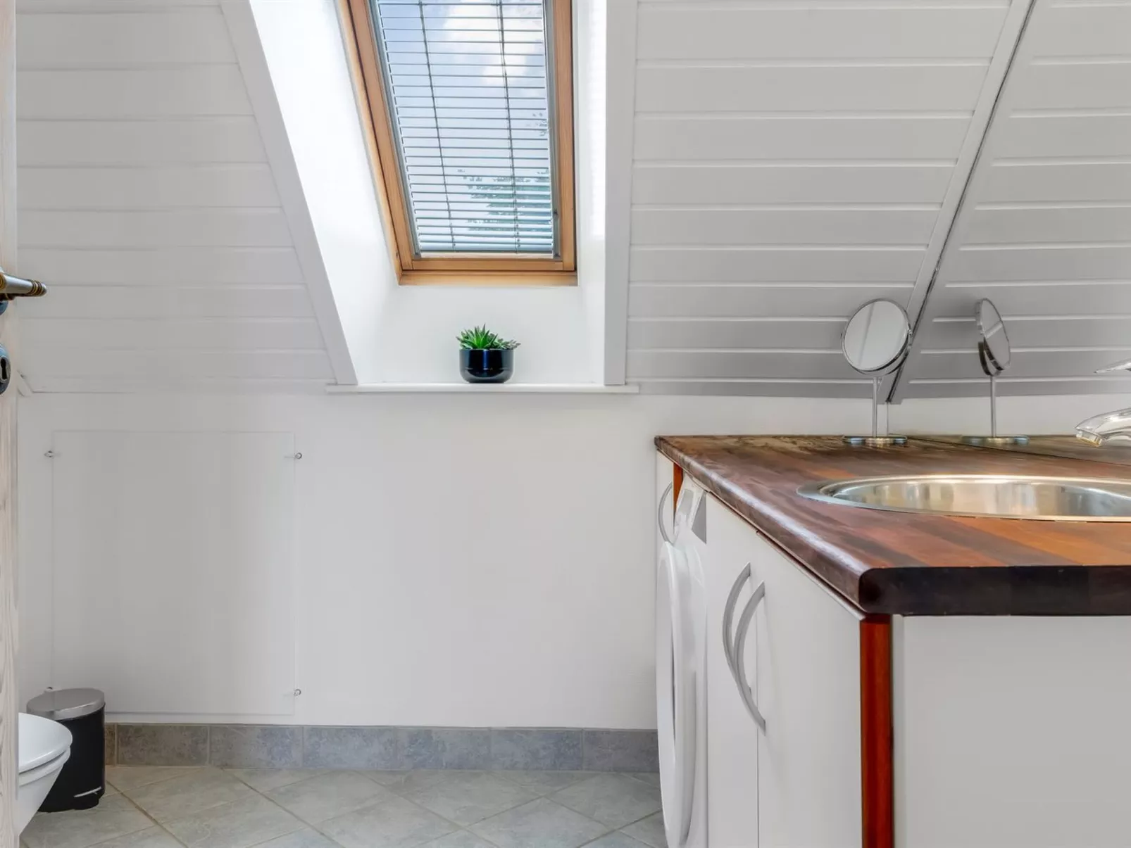 "Edel" - 250m from the sea-Drinnen