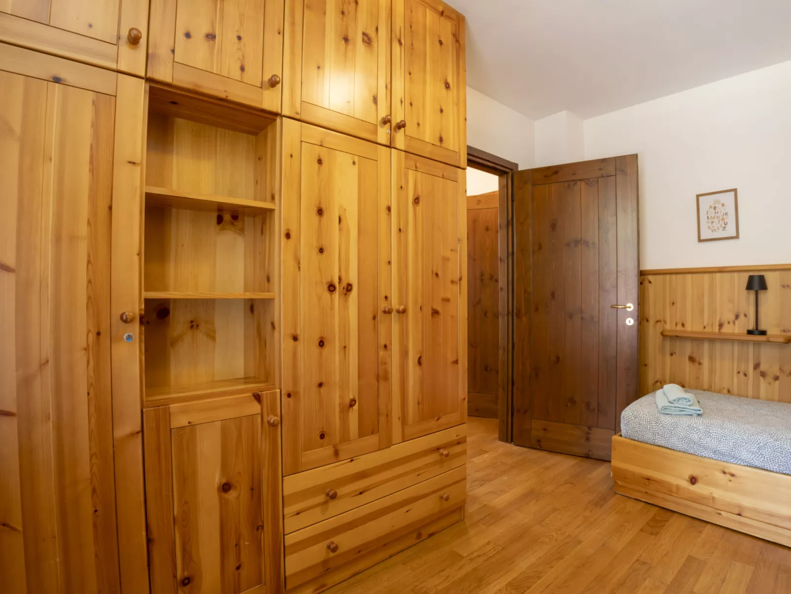 Monte Confinale Garden View-Drinnen