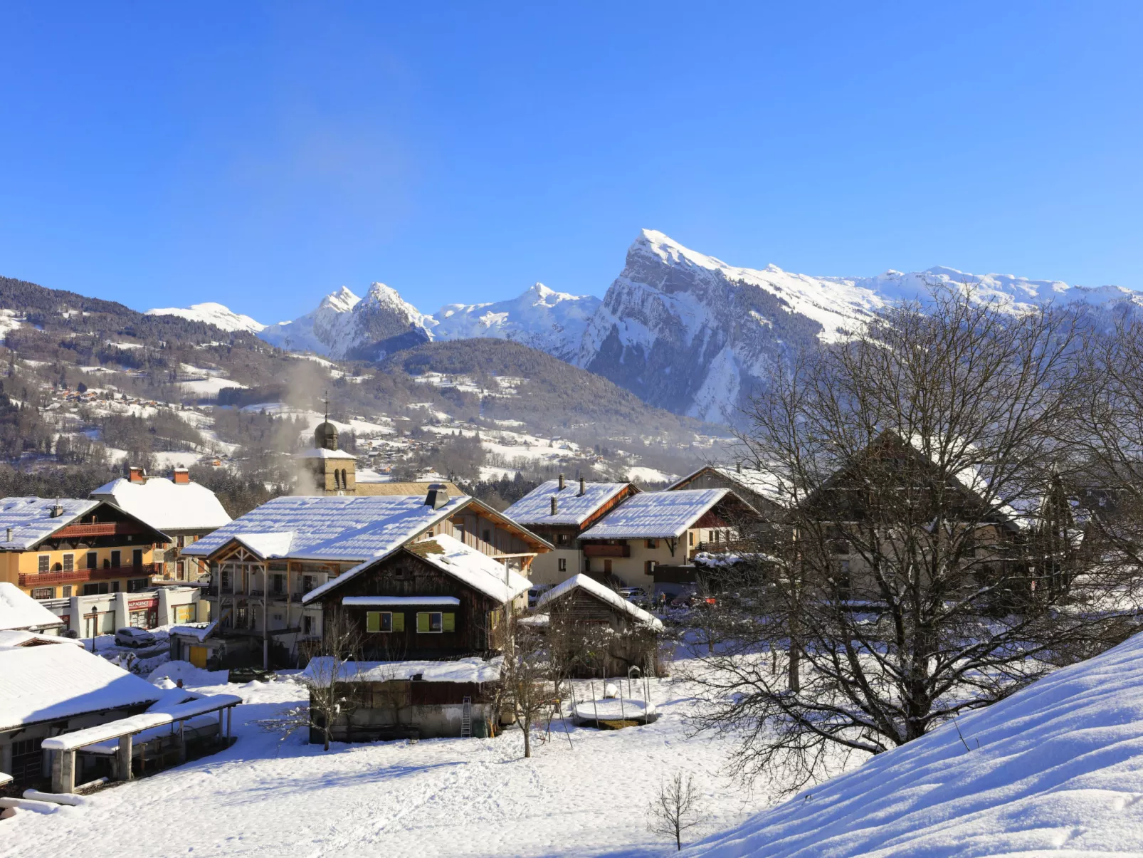 Les Eterlous-Outside