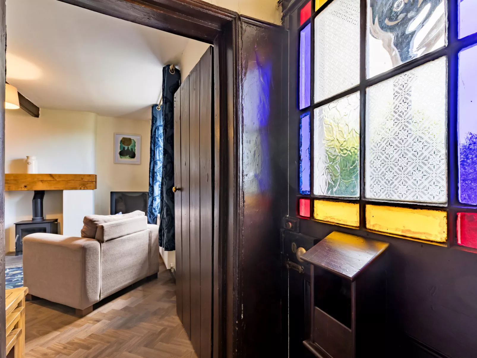 Spring Cottage-Dedans