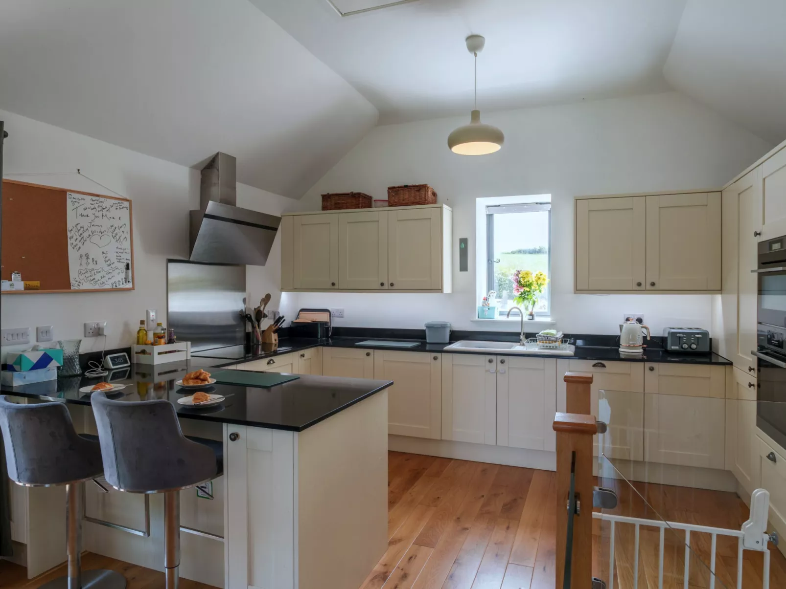 Wiggle Barn, Kingsand-Dedans