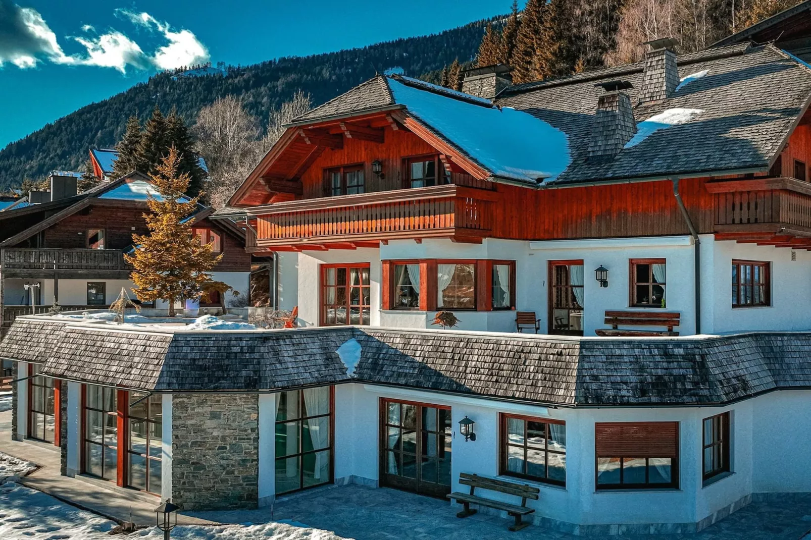 Bad Kleinkirchheim Lush and Spacious Villa with Indoor Pool and Wellness - Seven Bedroom Villa-Outdoor