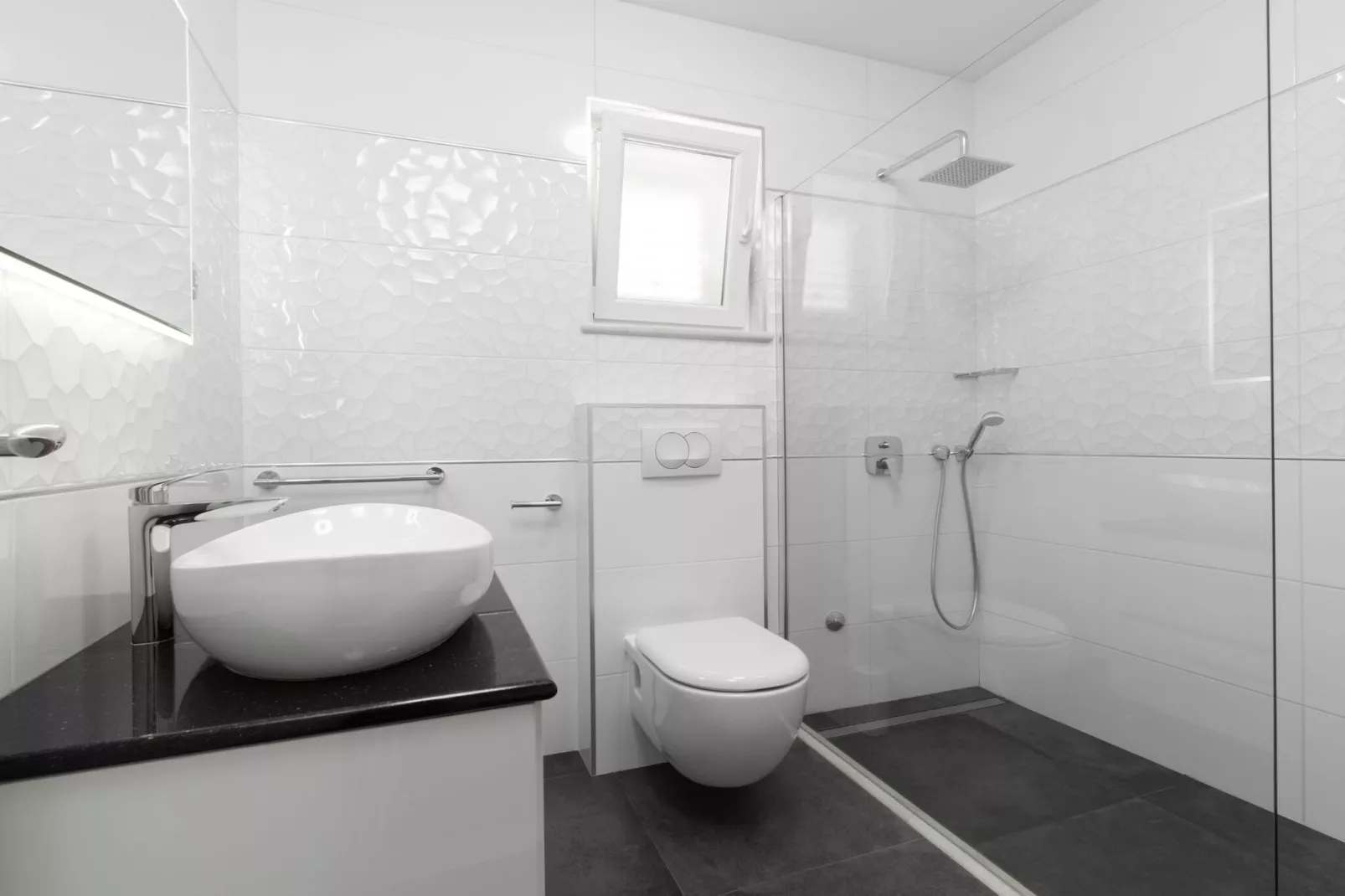 Modern Villa with Pool-Badezimmer