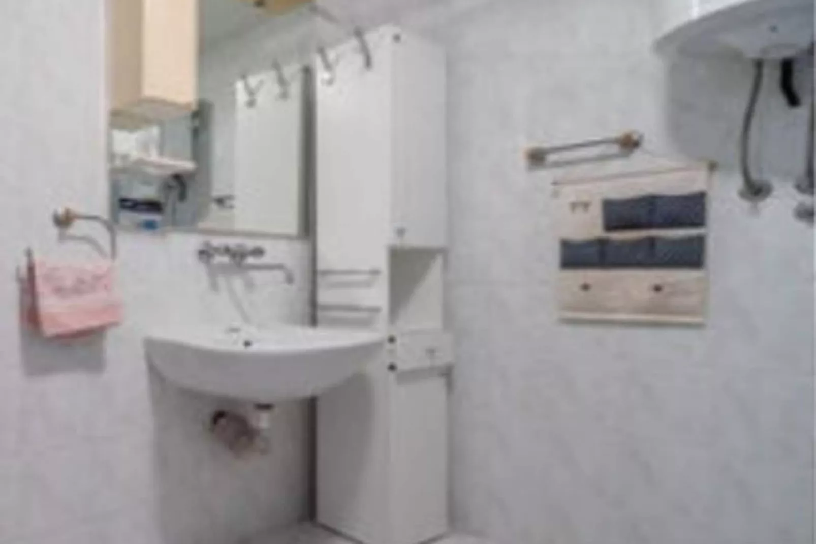 Three-Bedroom Apartment-Bathroom