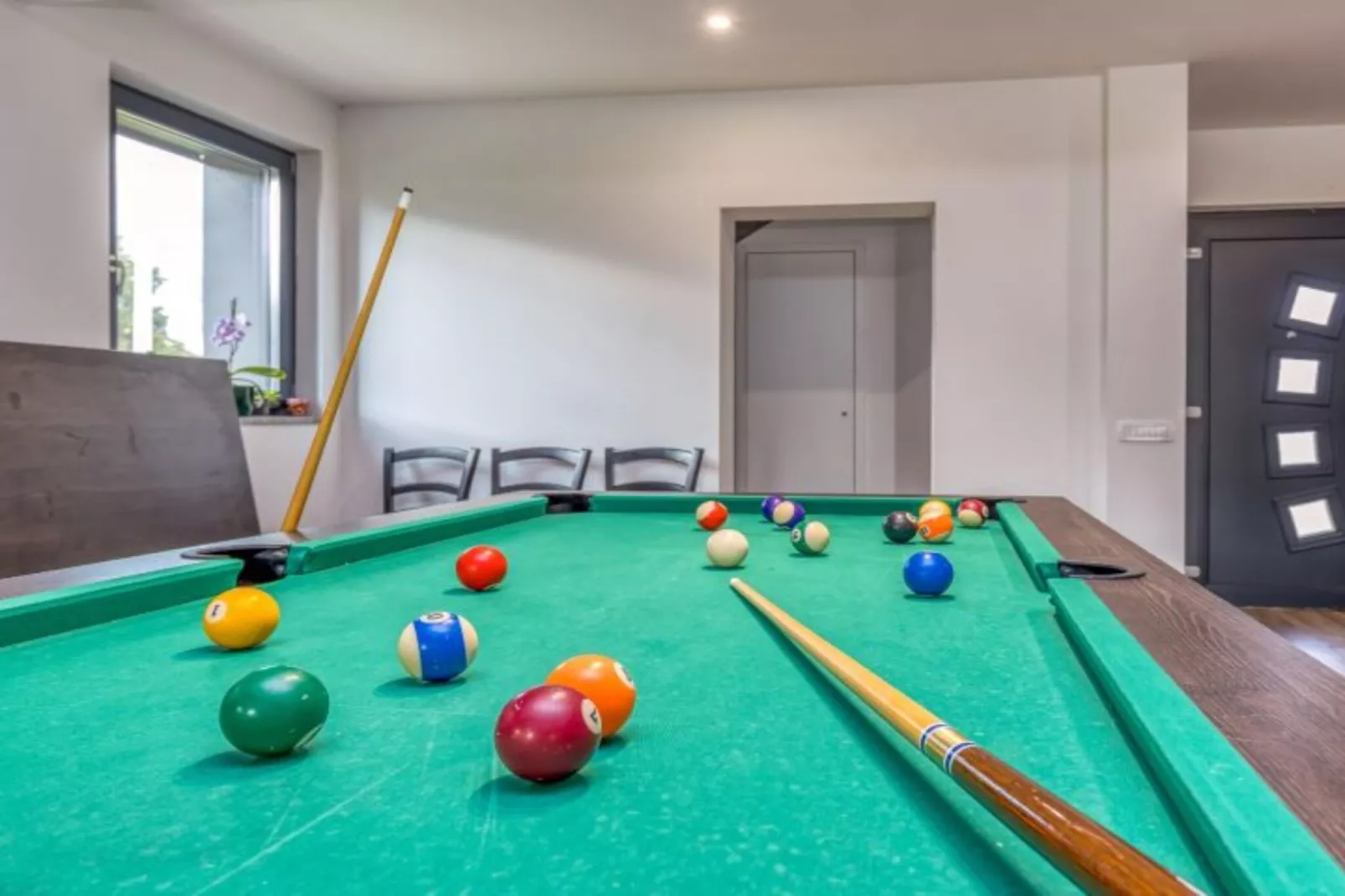 Four Bedroom Holiday House Mali Raj with Pool-Innenbereich