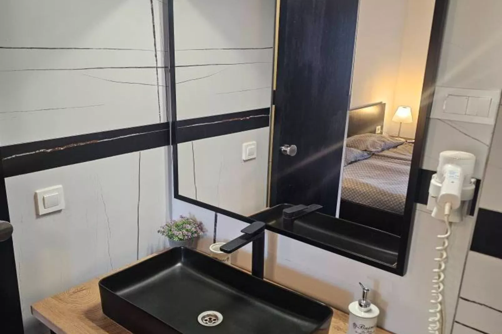 Lisko Vacation House -  Five Bedroom Holiday Home with Private Pool-Salle de bain