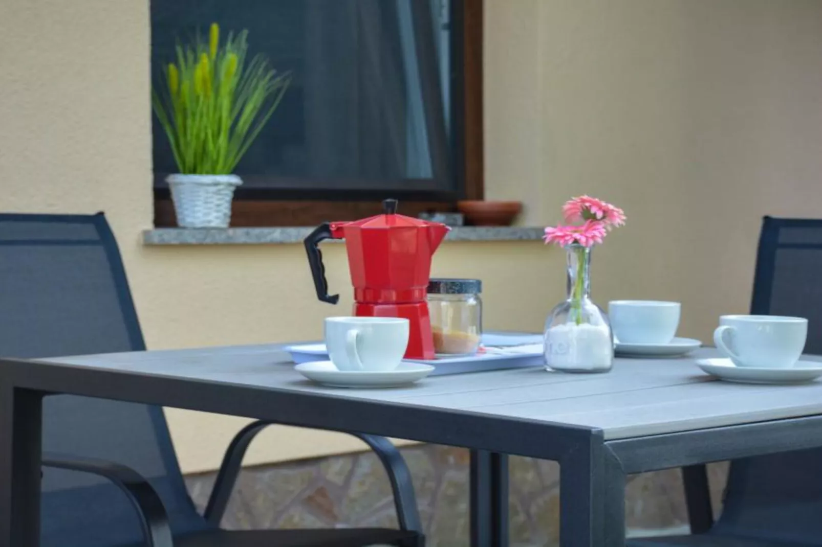 Zevnik Quiet Retreat with Stunning Views and Equestrian Activities - One Bedroom Apartment-Outdoor