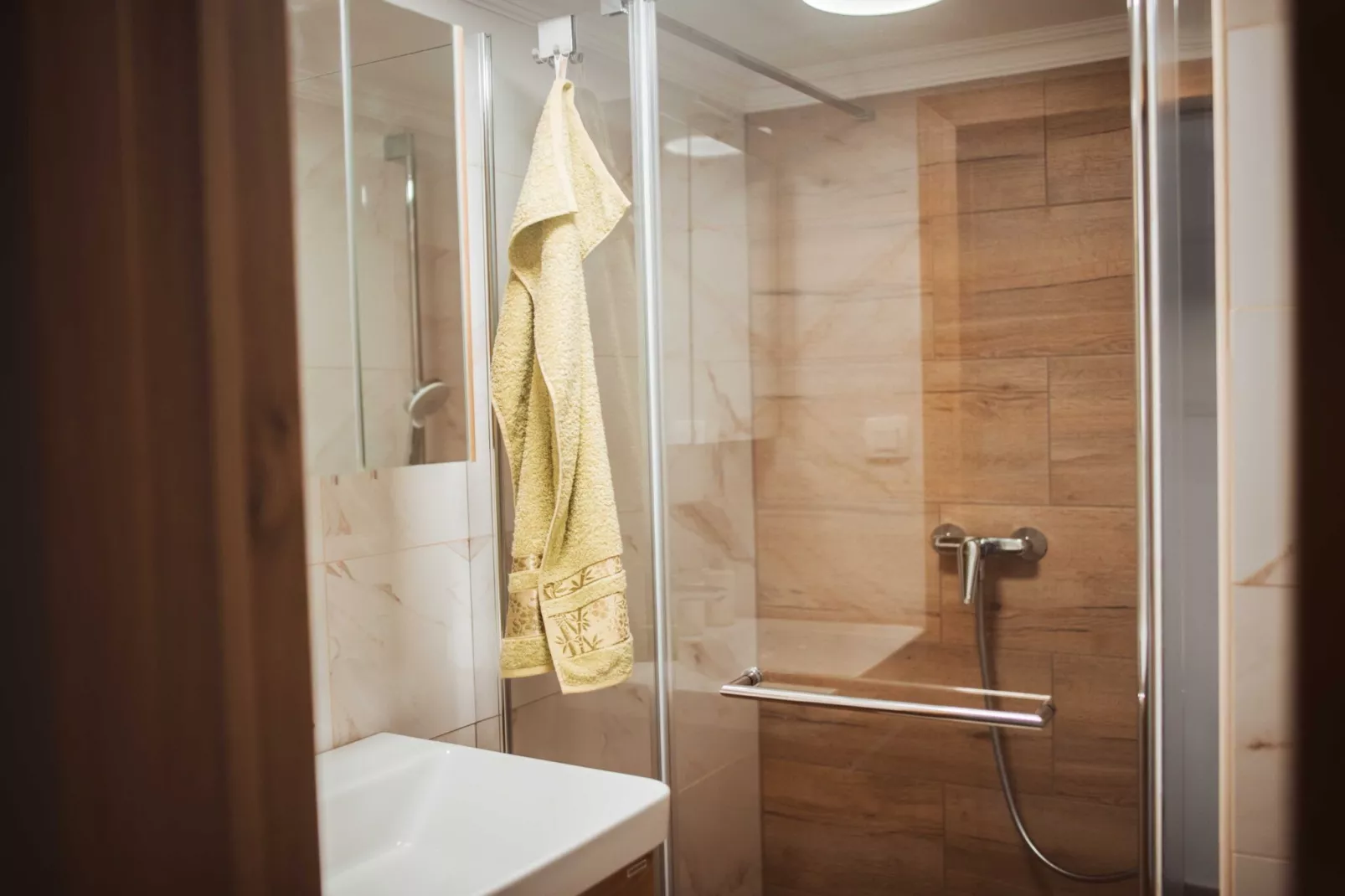 Cozy Holiday Home with Fireplace and Scenic Hills in Bistrica ob Sotli - Two Bedroom Holiday Home-Bathroom