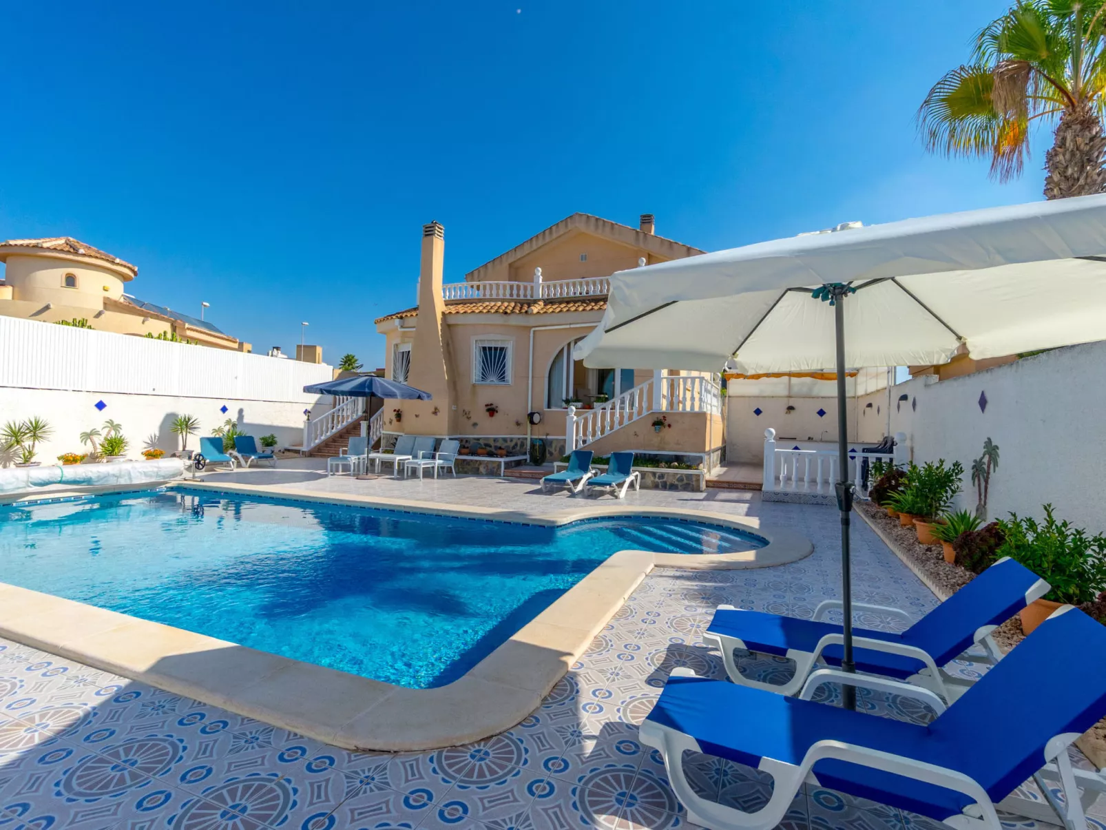 Villa Recorral-Dehors