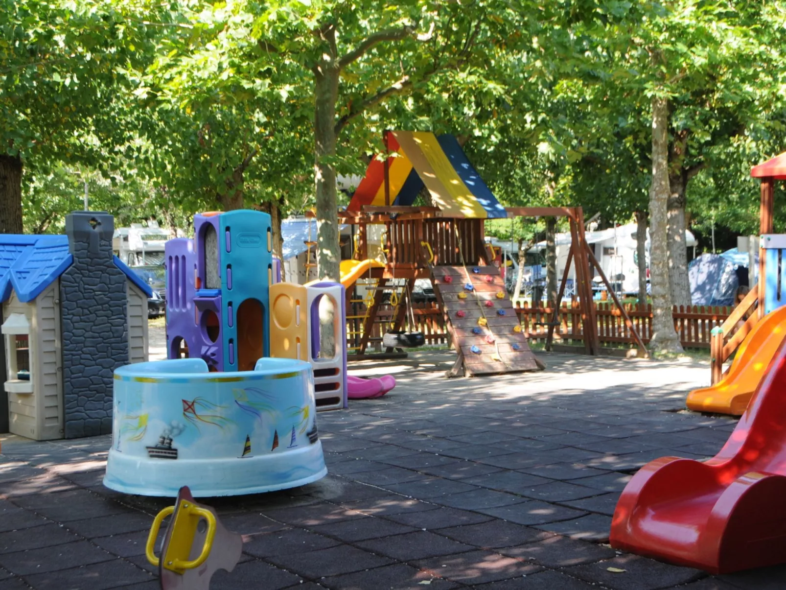 Happy Camp Mobil Homes in Riccione-Draußen