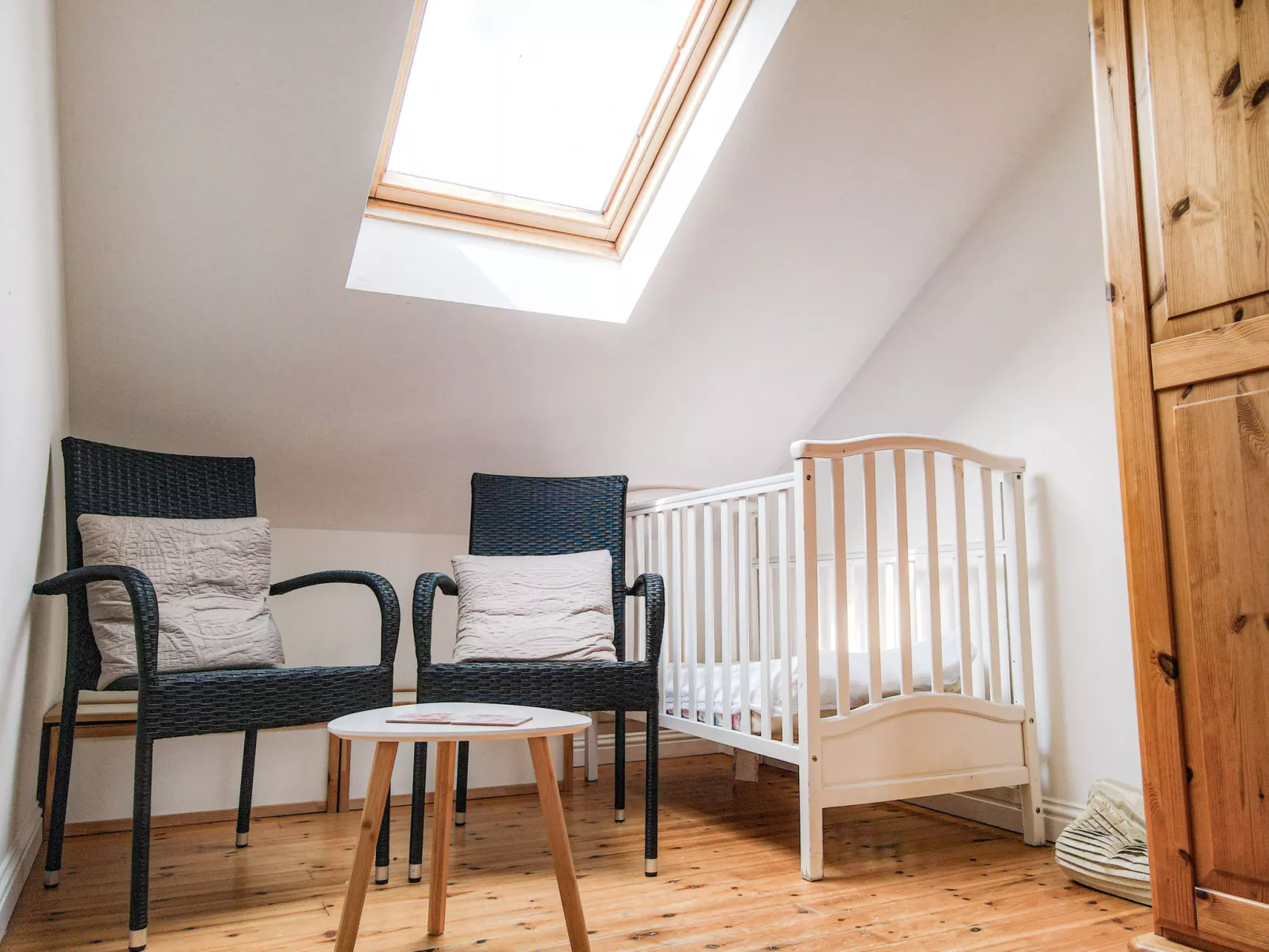 Achill Sound HV No 9-Inside