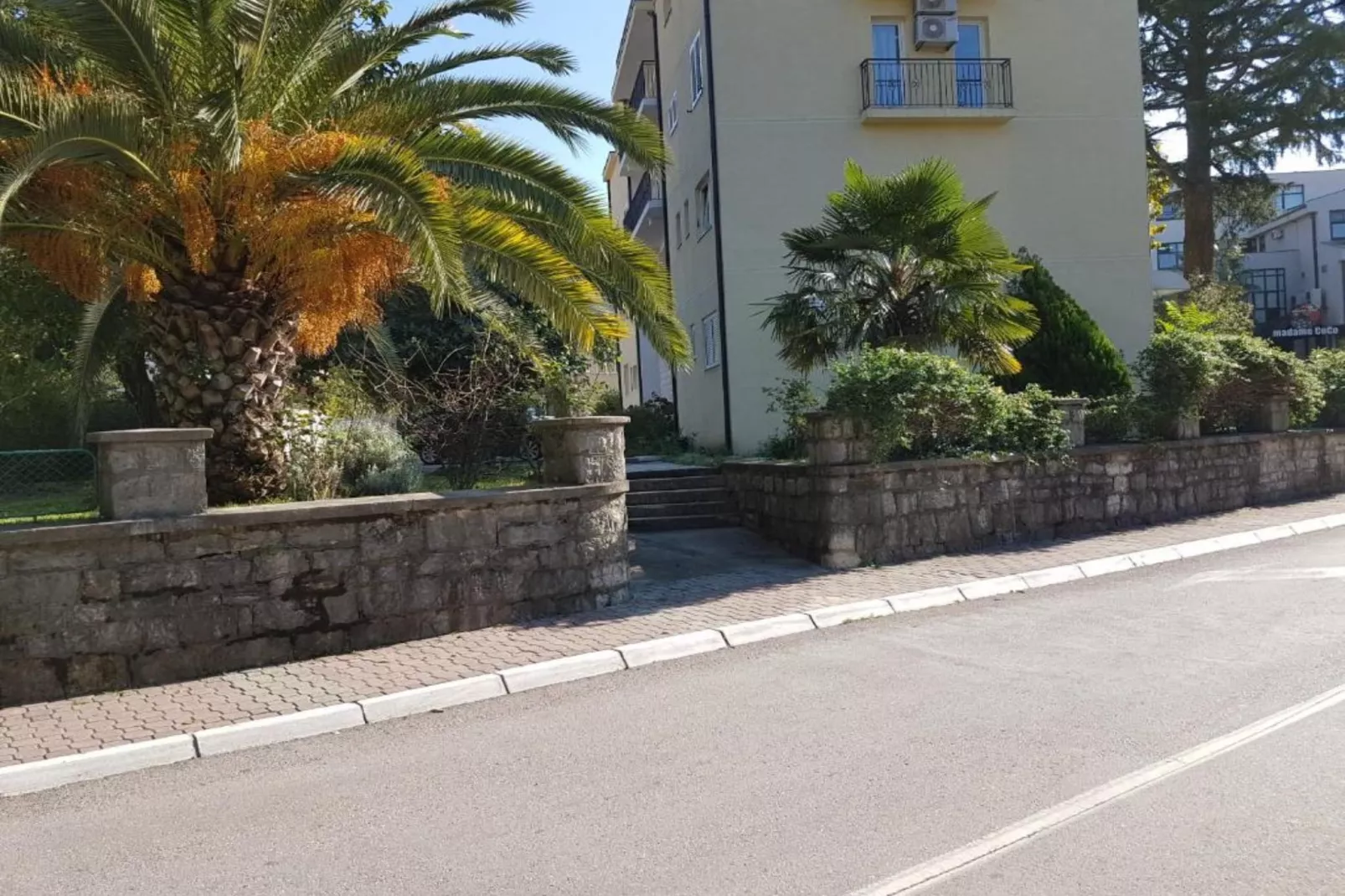 Relaxing Tivat Stay with Balcony & Free Parking - Two Bedroom Apartment-Extérieur