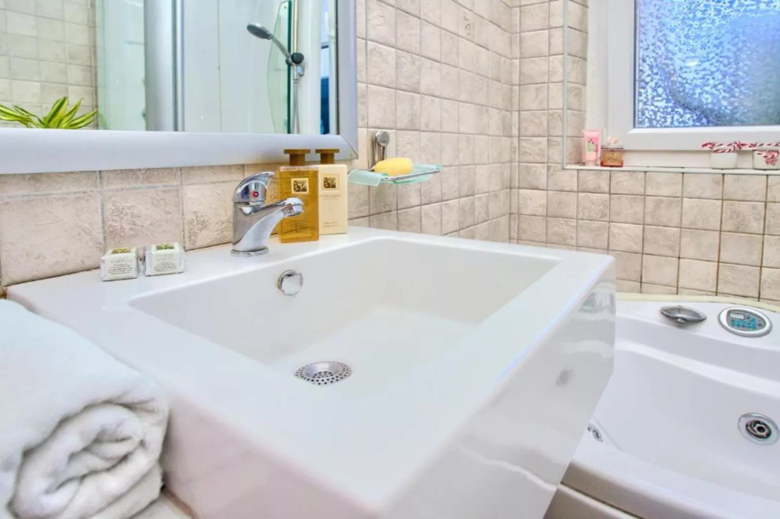 Kotor Old Town Charm Apartment - Two Bedroom Apartment-Bathroom