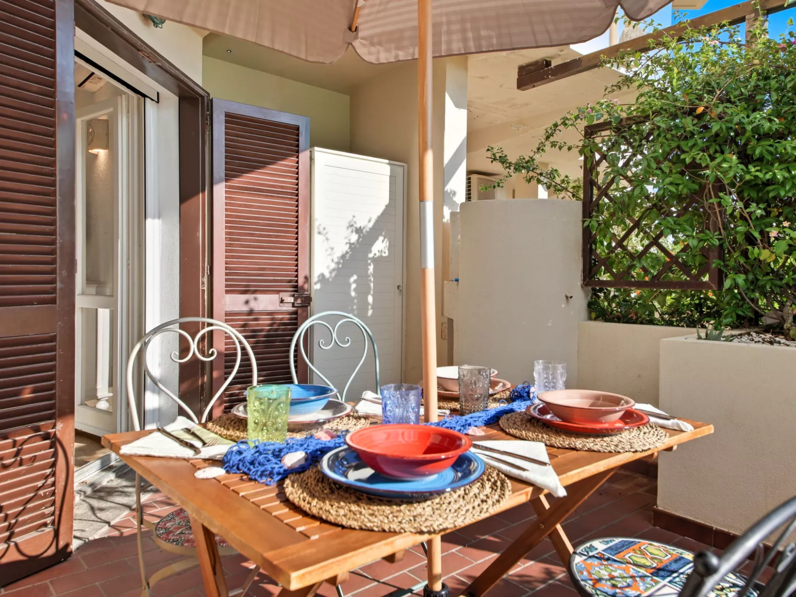 Iris 5, Terza Spiaggia-Outside