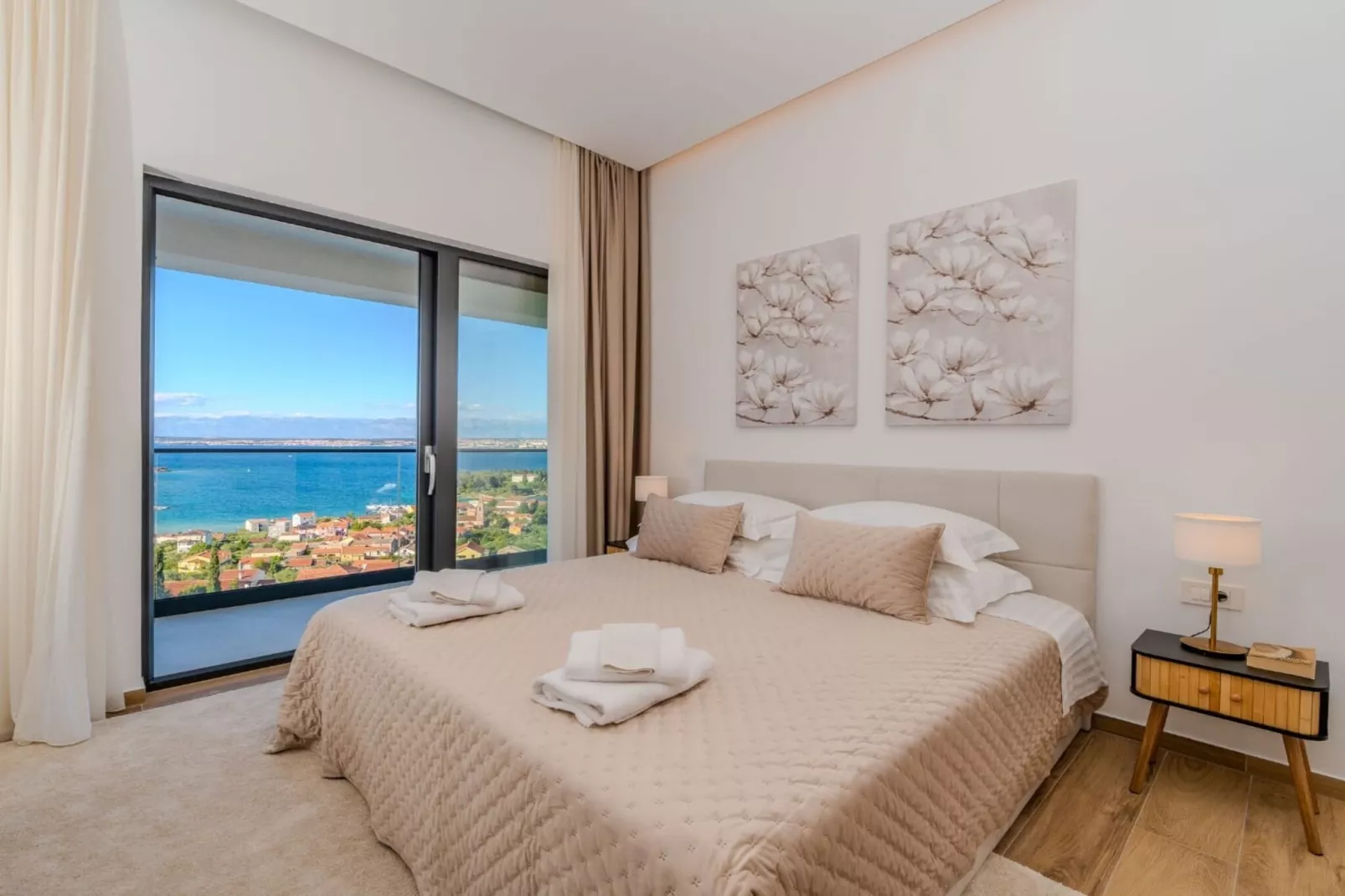 Holiday Home Good Life-Bedroom