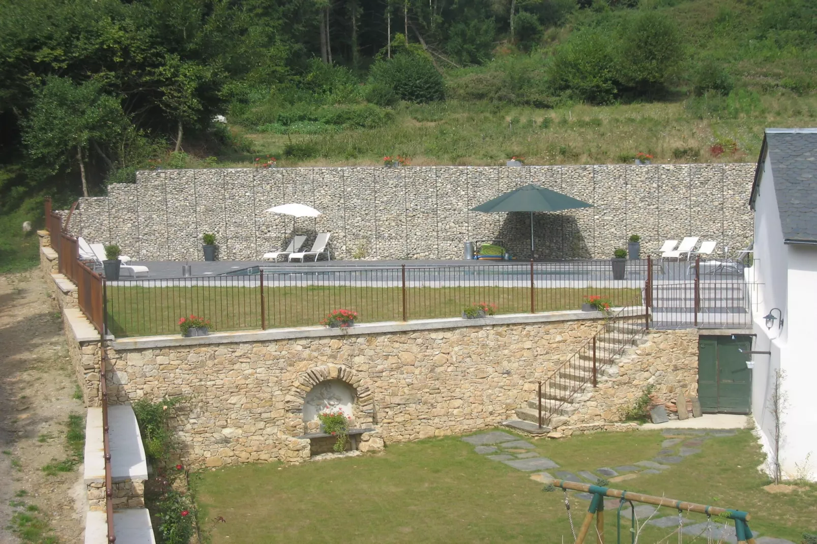 Gite du Pantouquet-Gardens in summer