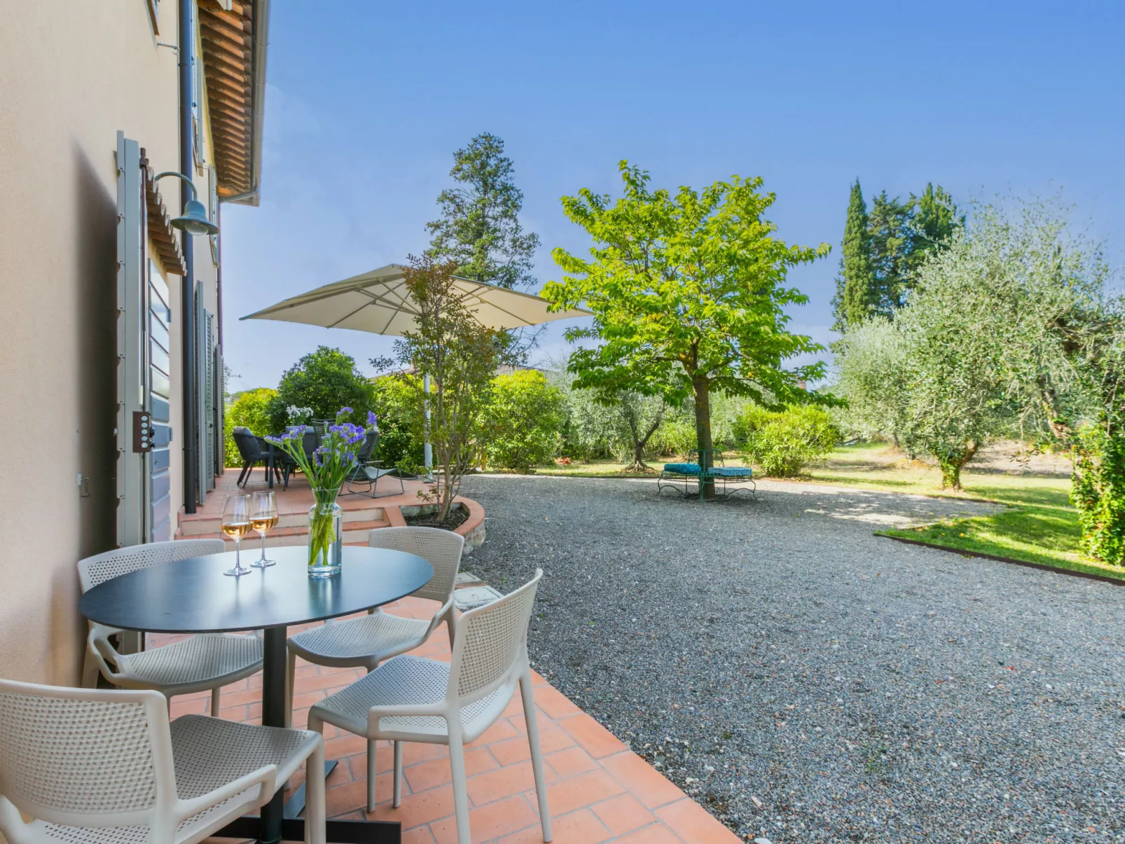 Vecchio Forno-Outside