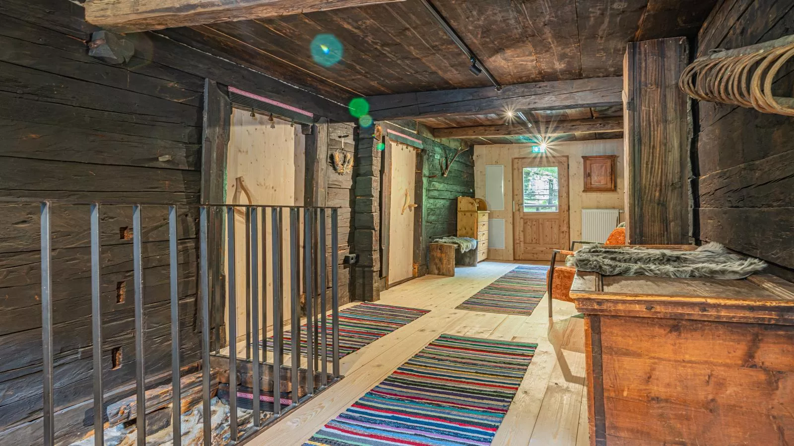 Raneburg 4 Almhaus-Flur