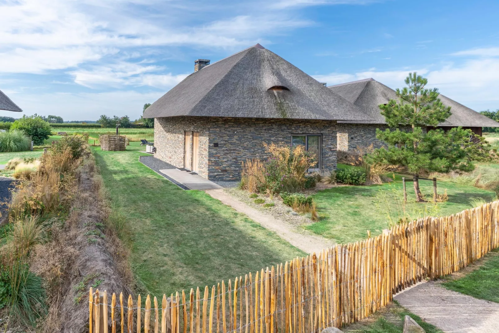 Villa Buytenplaats 187-Exterior in summer