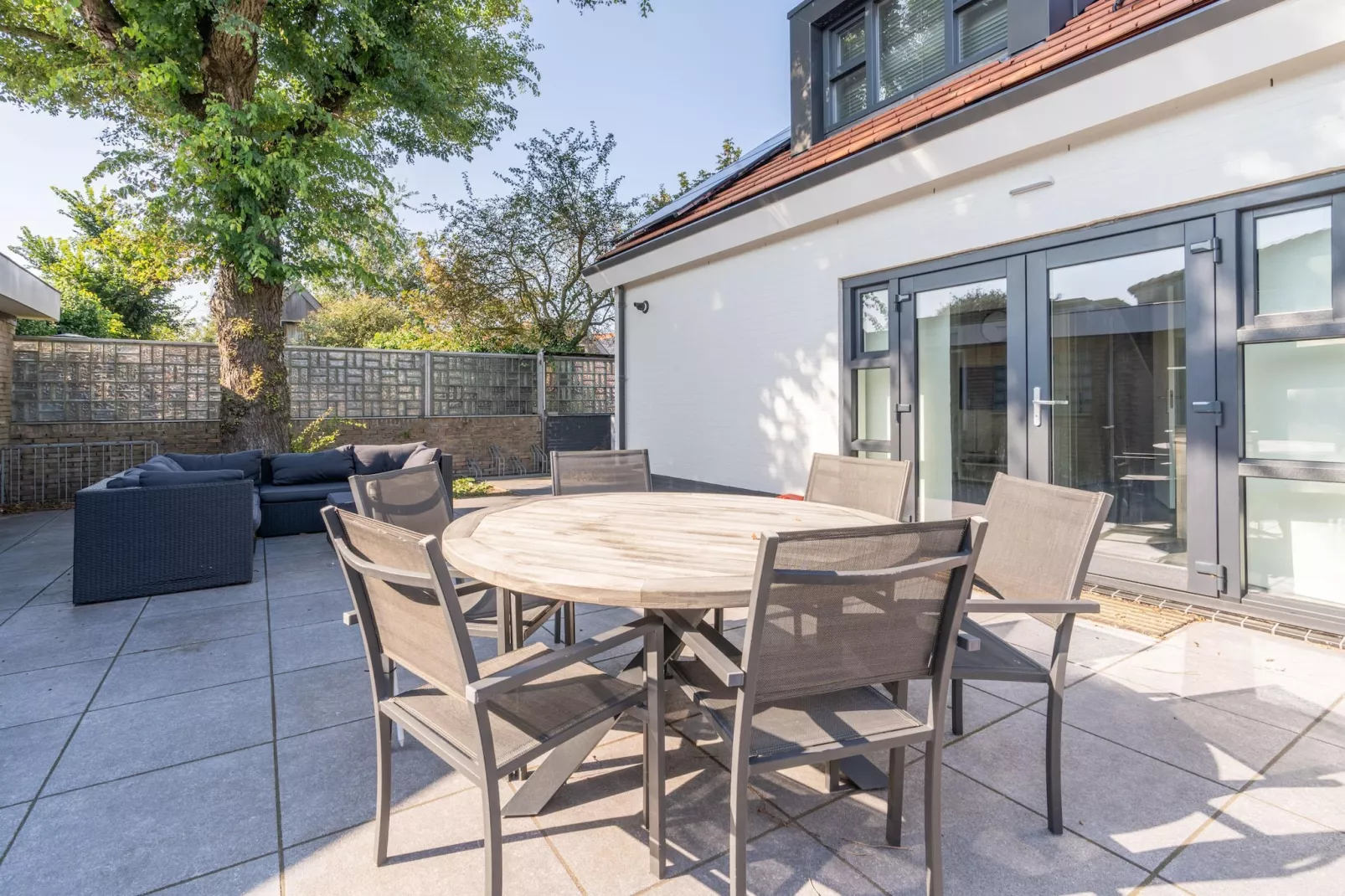 Epelaan 34-Gardens in summer