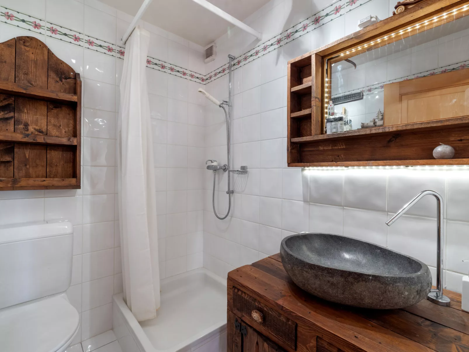 Les Pierres C 3-Drinnen